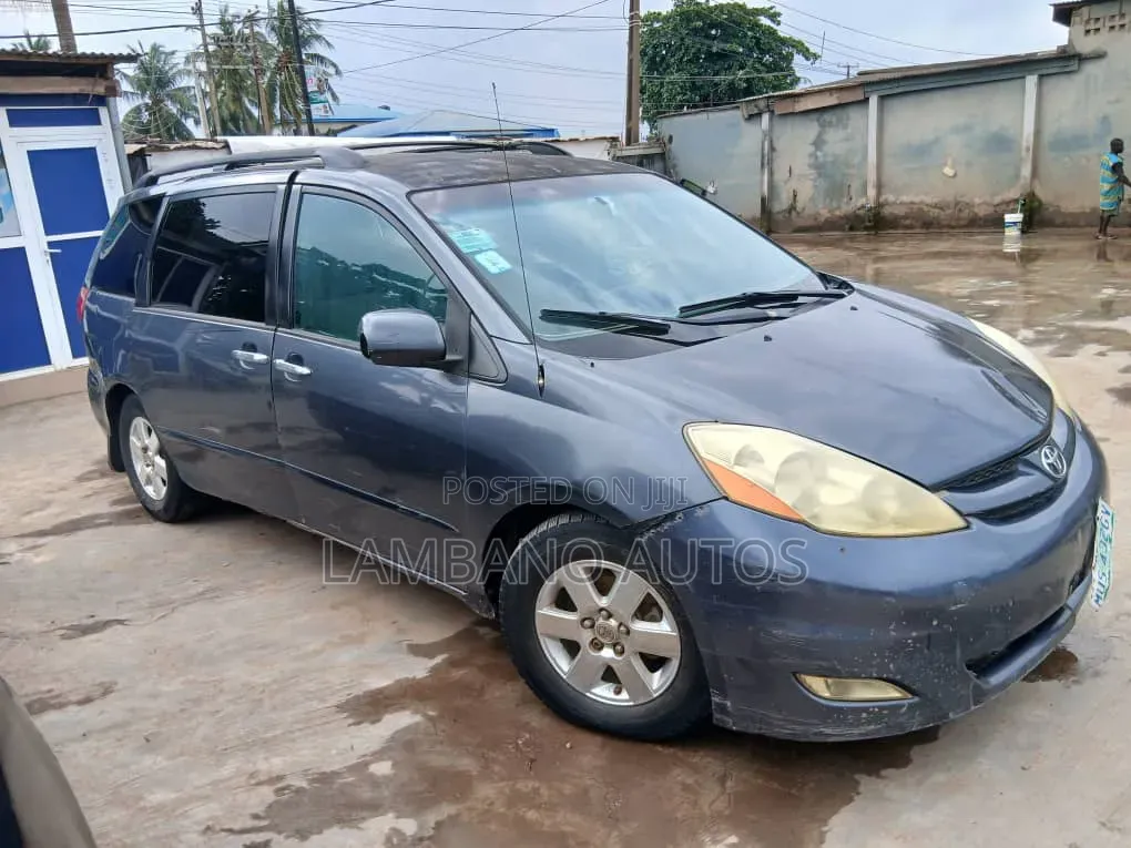 Toyota Sienna 2007 Gray