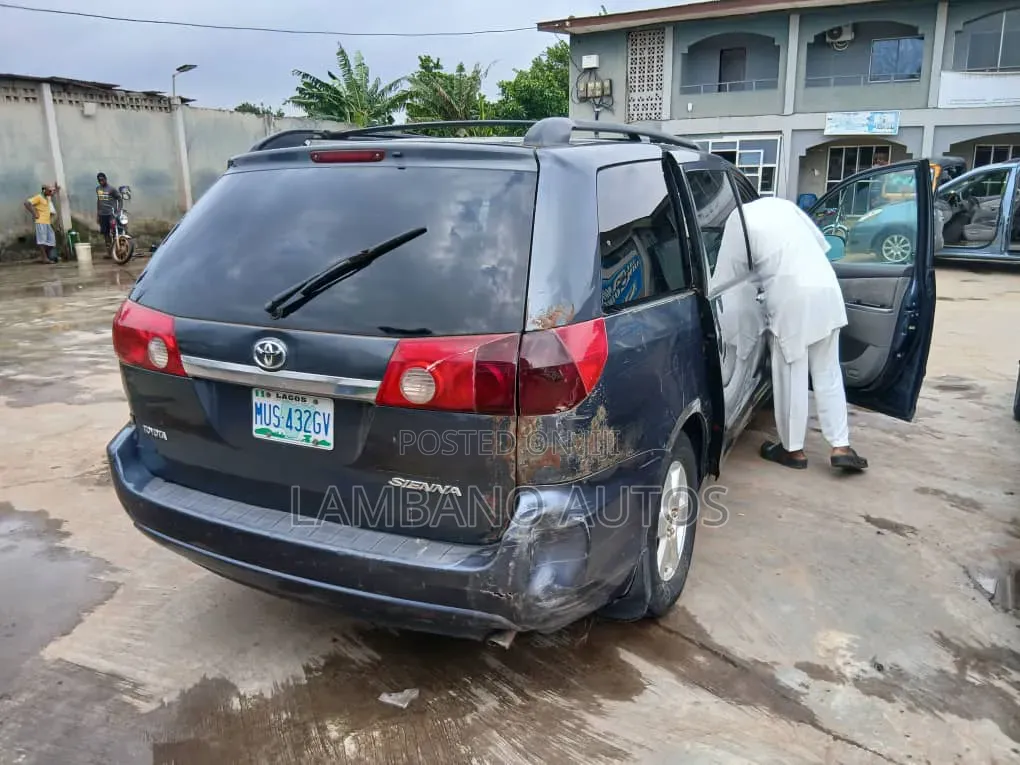 Toyota Sienna 2007 Gray