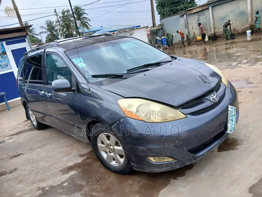 Toyota Sienna 2007 Gray