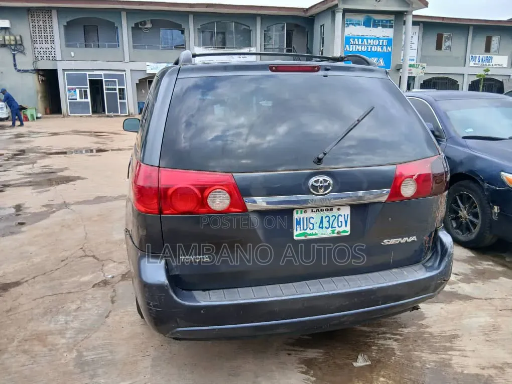 Toyota Sienna 2007 Gray