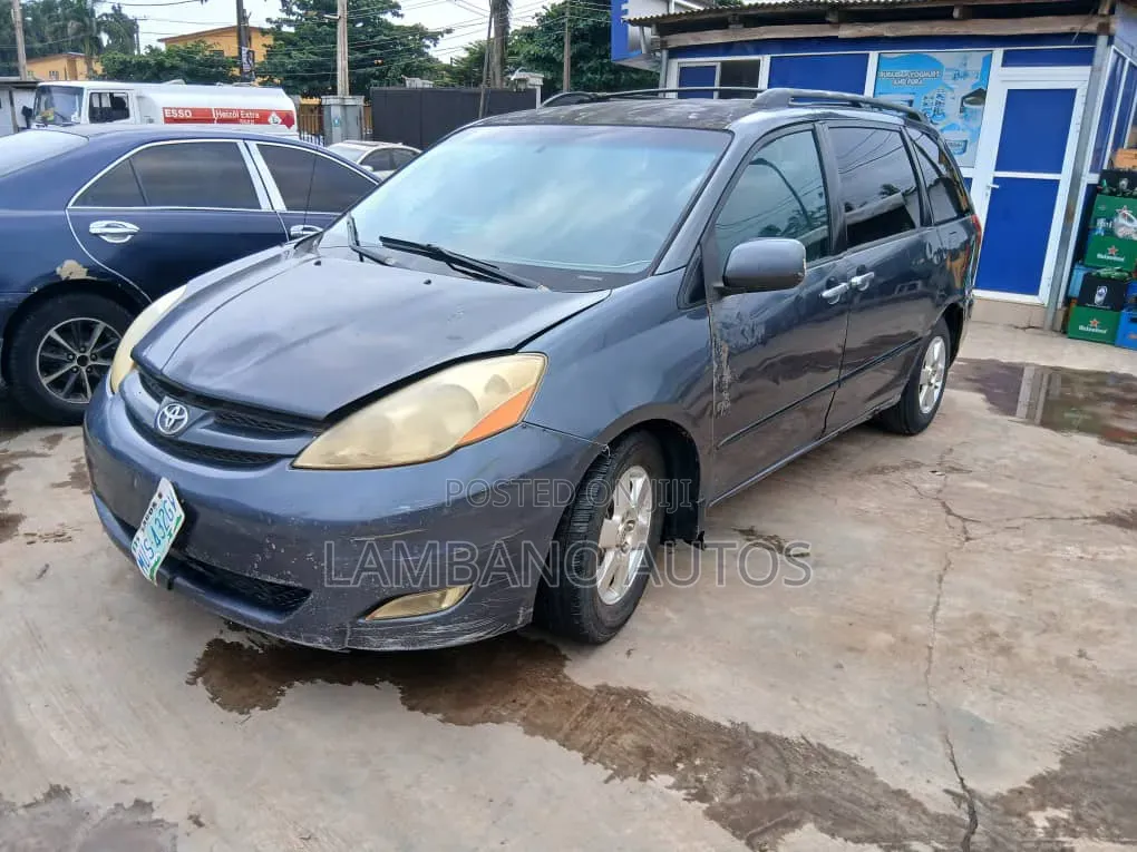 Toyota Sienna 2007 Gray