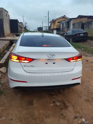 Hyundai Elantra 2019 White