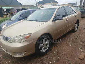 Toyota Camry 2004 Gold