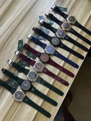 "Hislon Cl127 - Sporty Rubber Strap Watch"