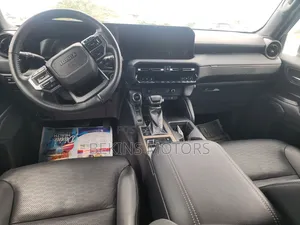 Toyota Land Cruiser 2025 Silver
