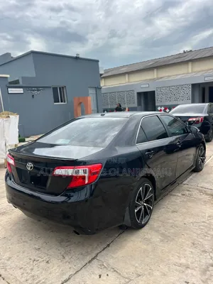 Toyota Camry SE V6 4dr Sedan (3.5L 6cyl 6A) 2013 Black