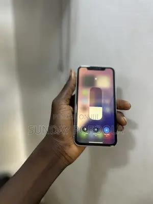 Apple iPhone XR 64 GB White