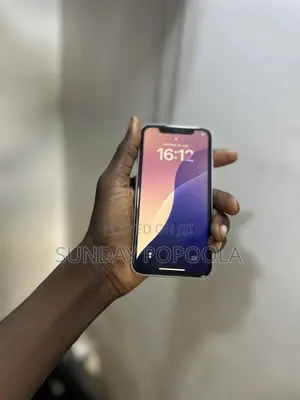 Apple iPhone XR 64 GB White