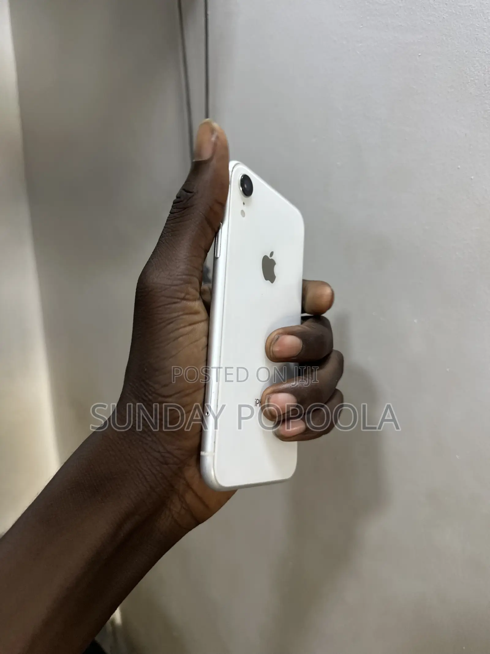 Apple iPhone XR 64 GB White