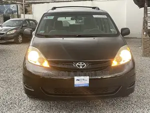 Toyota Sienna CE 8 Passenger 2010 Black