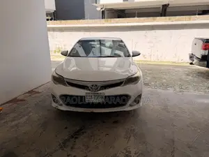 Toyota Avalon XLE 4dr Sedan (3.5L 6cyl 6A) 2014 White