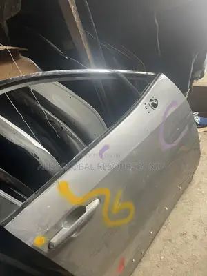 Front Right Door RAV4 2020 Available