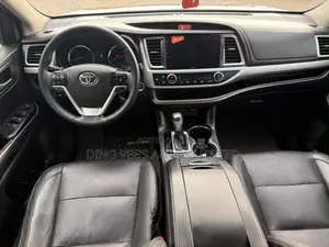 Toyota Highlander 2016 Black