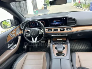 Mercedes-Benz GLE-Class 2020 Maroon