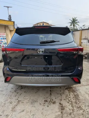 Toyota Highlander Platinum 2022 Blue