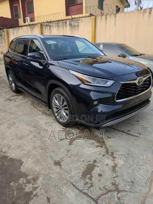 Toyota Highlander Platinum 2022 Blue