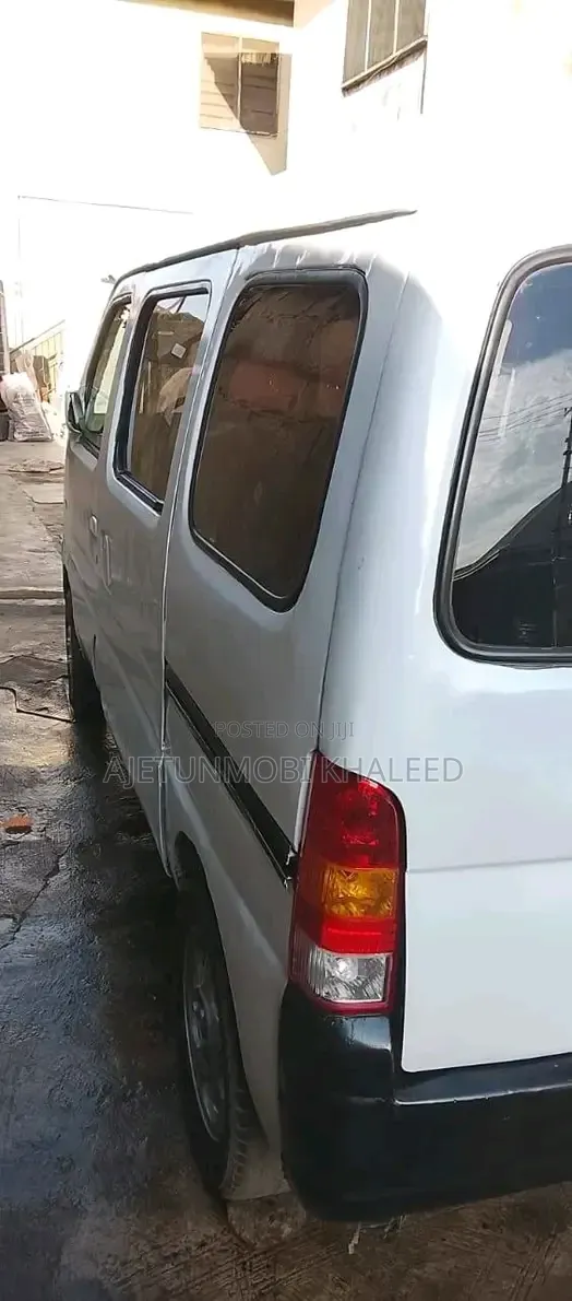 Suzuki APV Minibus 2010 White
