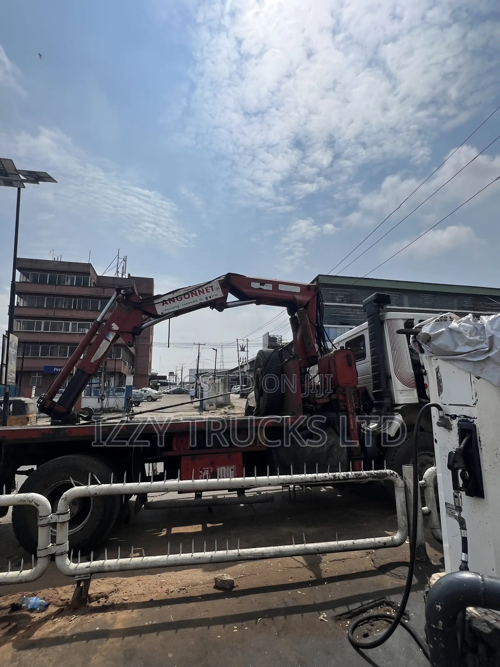 Self Loader Trucks Available for Rental