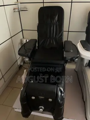Pedicure Chair With Massager