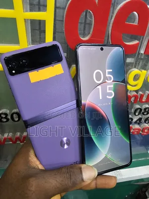 Motorola Razr (2023) 256 GB Purple