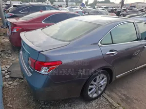 Lexus ES 2012 Gray