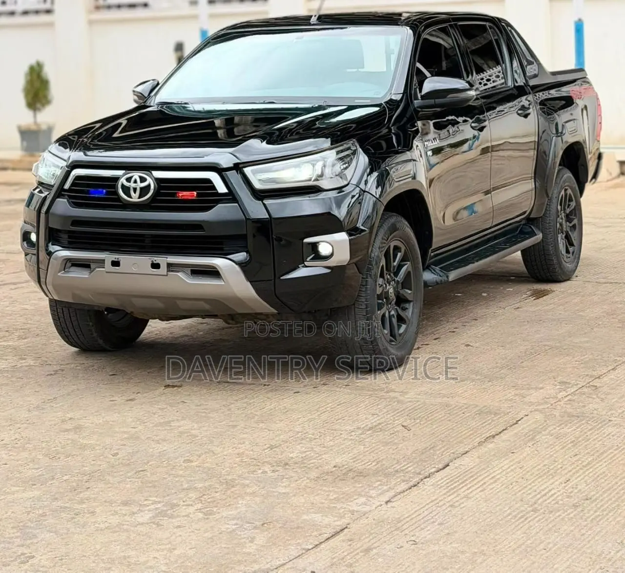 Toyota Hilux 2021 Black