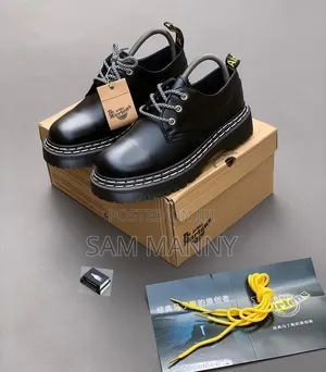Dr. Martens BLACK SHOE