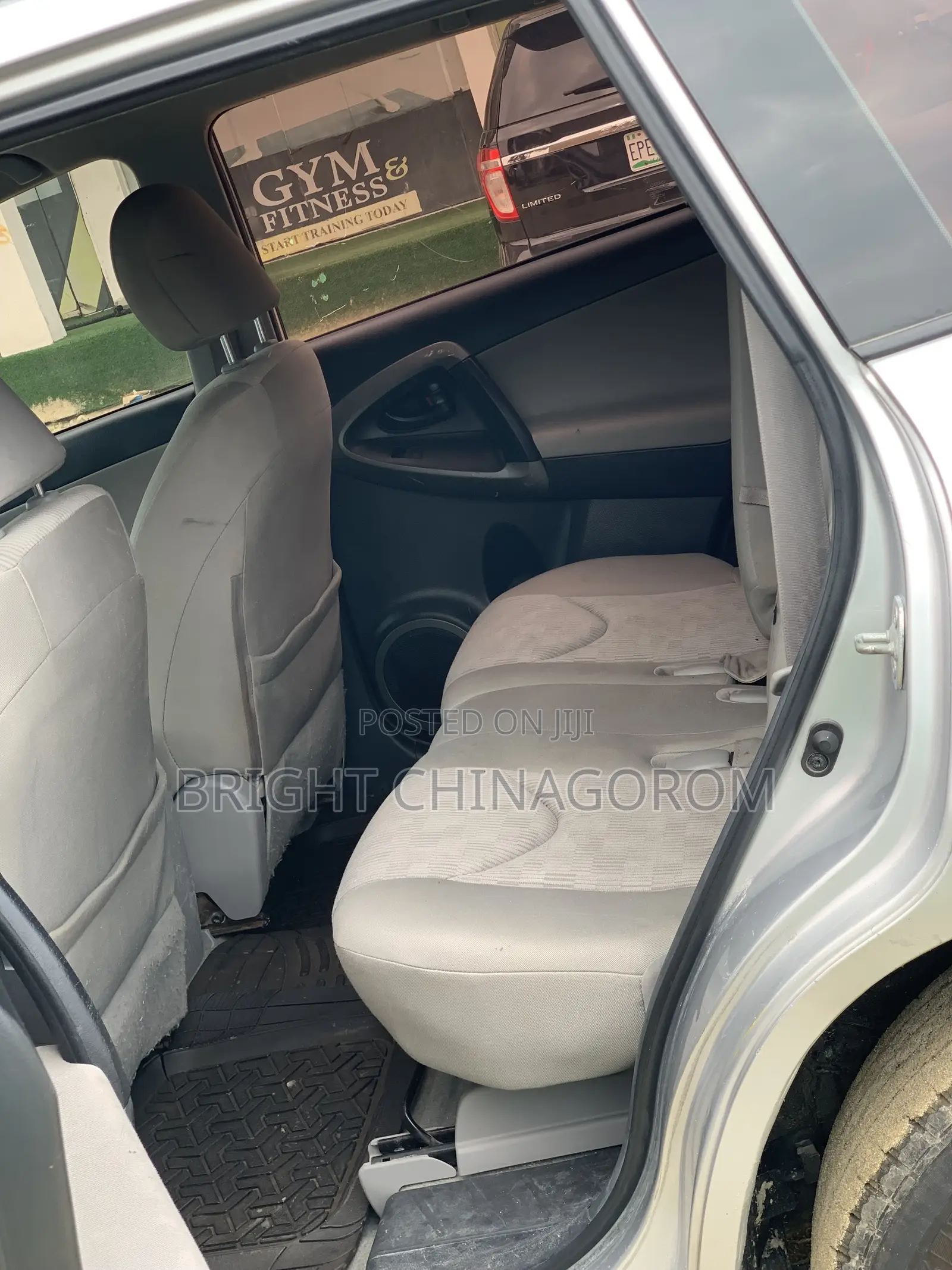 Toyota RAV4 2010 Silver