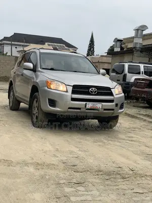 Toyota RAV4 2010 Silver