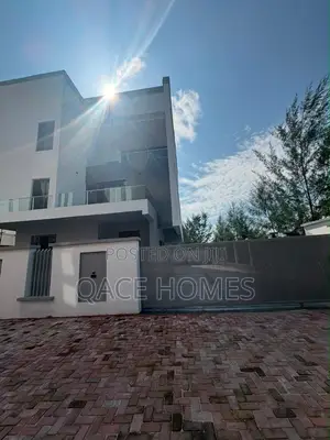 5bdrm Duplex in Lekki Phase 1 for sale