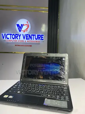 New Laptop Samsung N130 1GB Intel Atom HDD 250GB