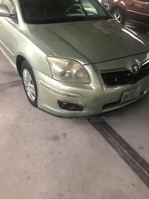 Toyota Avensis 2009 Gold