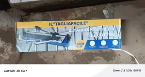 Tiles Cutting Machine
