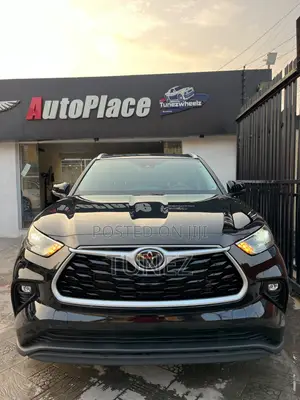 Toyota Highlander XLE 2022 Black