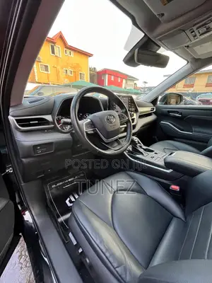 Toyota Highlander XLE 2022 Black