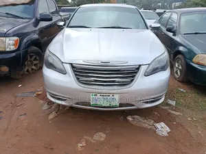 Chrysler 200 2012