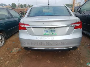 Chrysler 200 2012