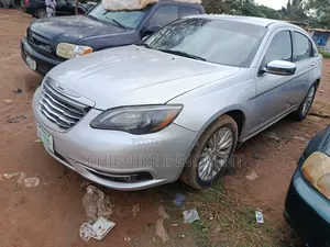 Chrysler 200 2012