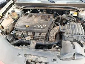 Chrysler 200 2012