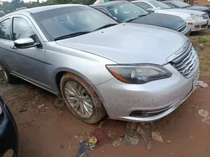 Chrysler 200 2012