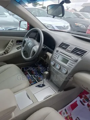 Toyota Camry LE 4dr Sedan (2.5L 4cyl 6A) 2011 Maroon