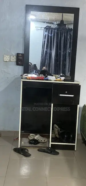 Dressing Table With Mirror