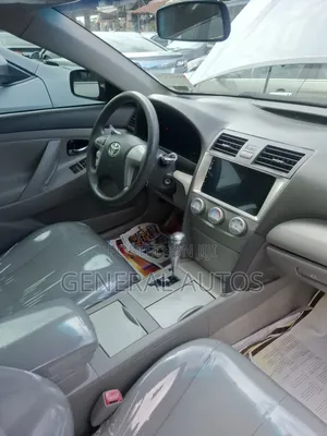 Toyota Camry LE 4dr Sedan (2.5L 4cyl 6A) 2011 Gray