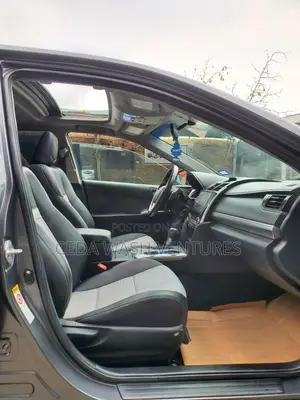 Toyota Camry SE 4dr Sedan (2.5L 4cyl 6A) 2012 Gray
