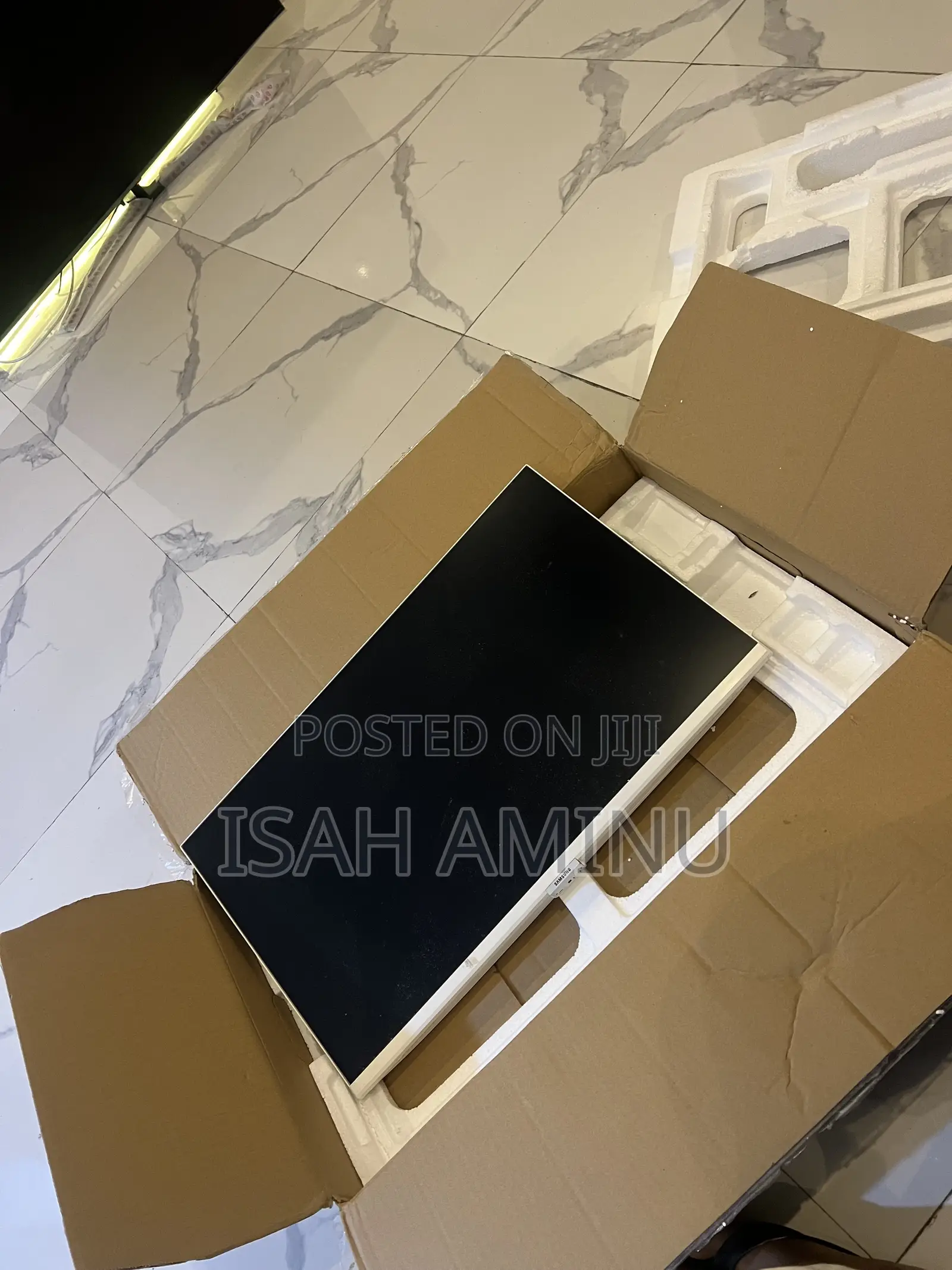 Samsung Smart Monitor M5