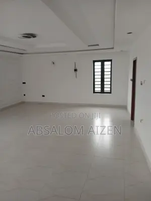Fully Detached 6 Bedroom House With Bq