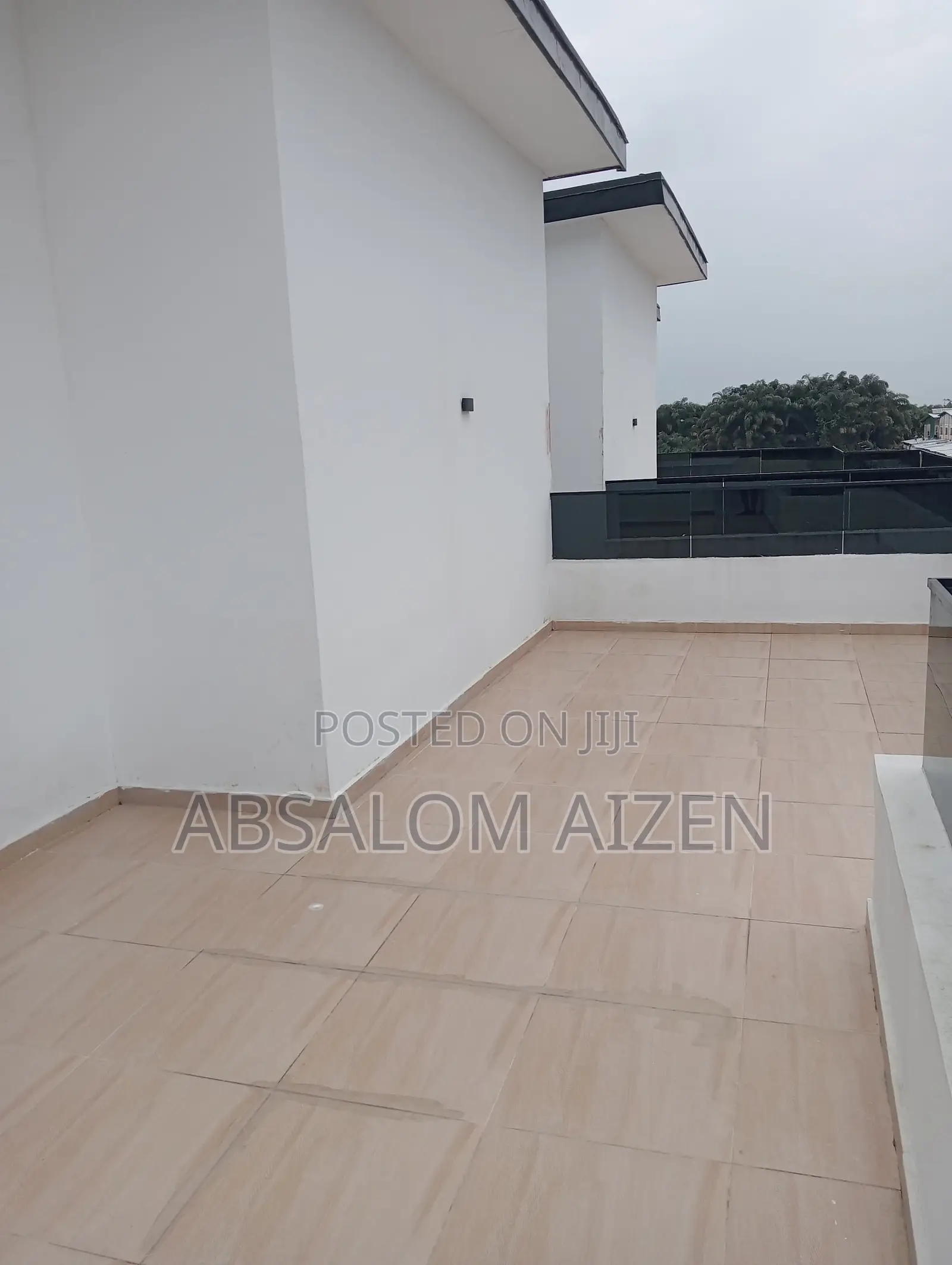 Fully Detached 6 Bedroom House With Bq