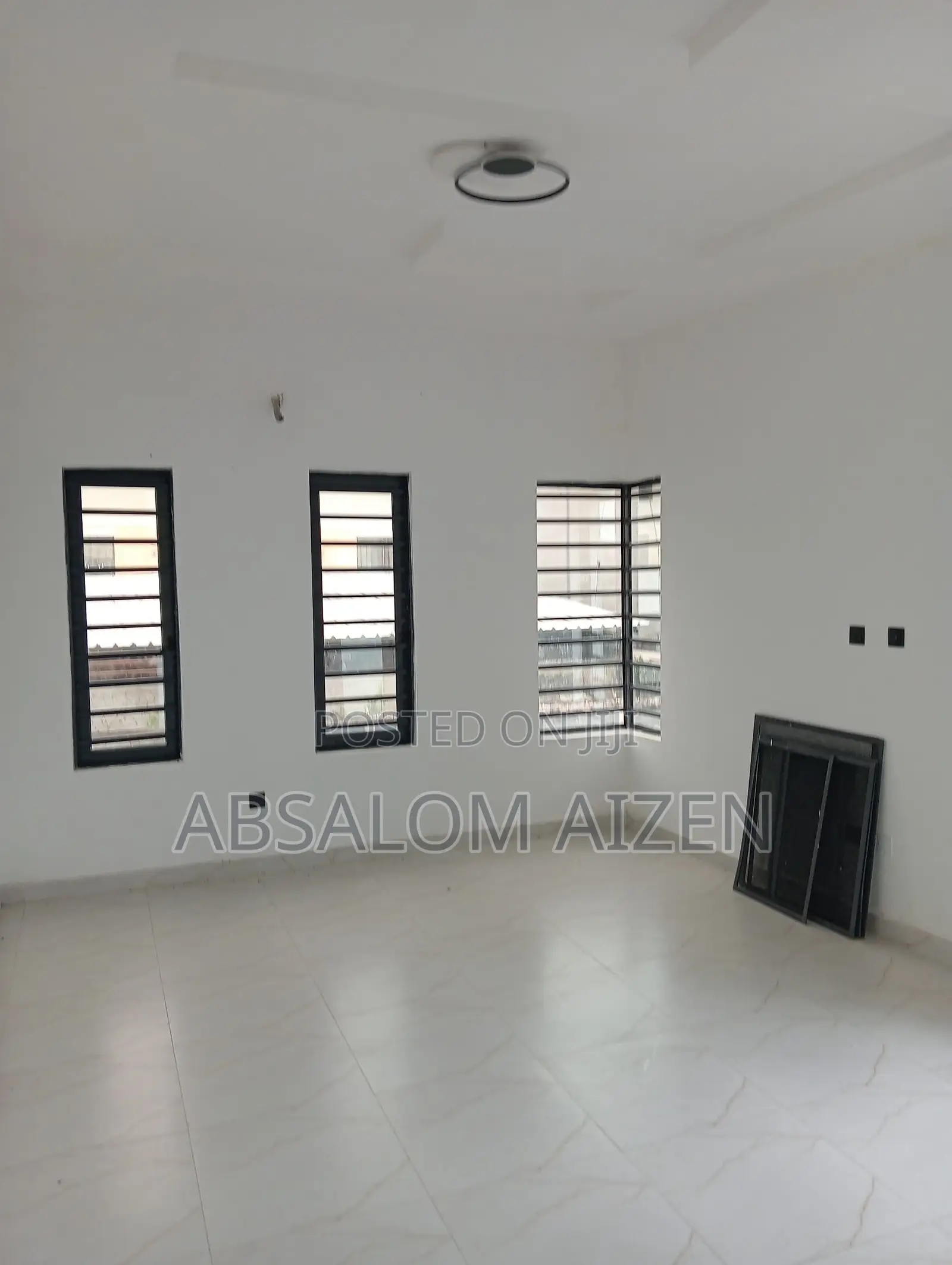 Fully Detached 6 Bedroom House With Bq