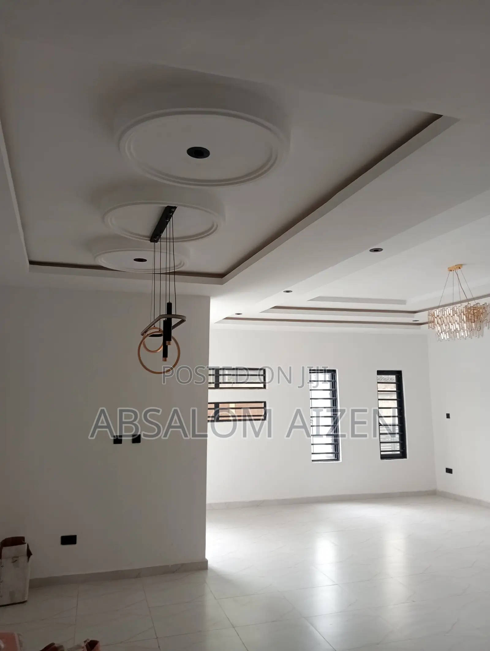 Fully Detached 6 Bedroom House With Bq