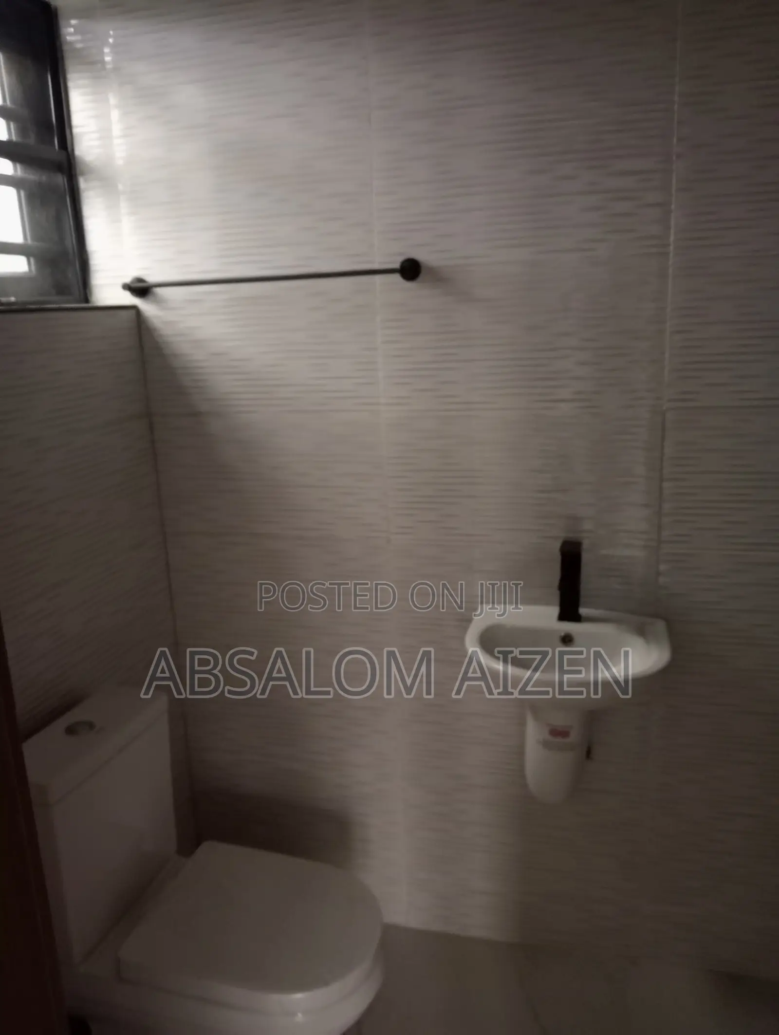 Fully Detached 6 Bedroom House With Bq